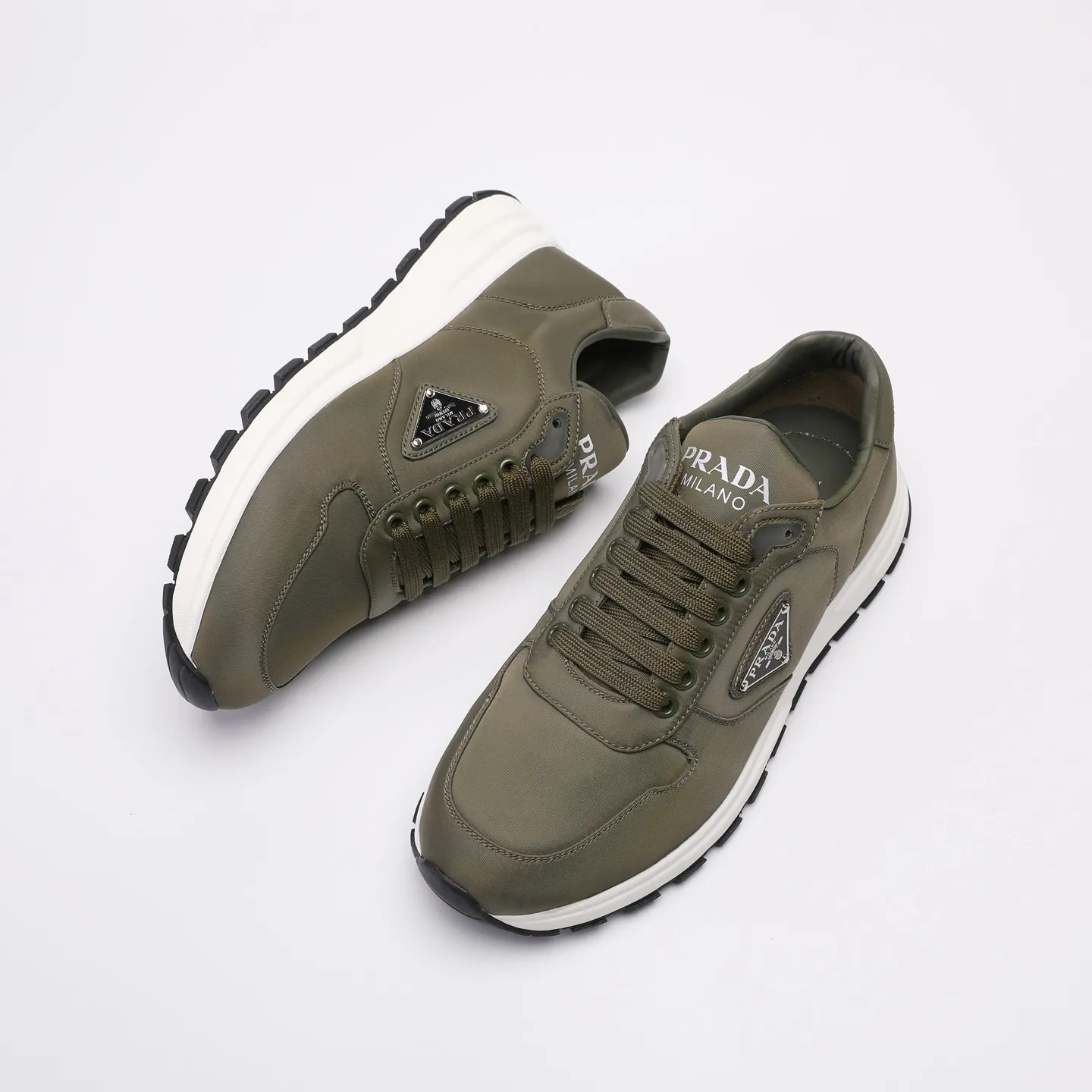 Batch 580 [PRADA] Men's shoes are popular in the counter, official website synchronization, high-quality shipments. Fabric: original cowhide with snakeskin. Lining: cowhide feet + cowhide lining. Outsole: original TPU + foam. Size: 38-46